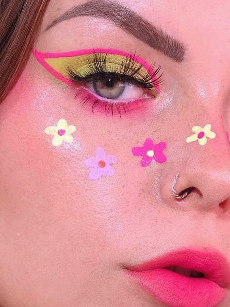 Easter Makeup Looks Simple, Easter Make Up, Easter Makeup Looks, Makeup 2023, Floral Makeup, Inspo Makeup, Easter Makeup, Cool Halloween Makeup, Crazy Eyes