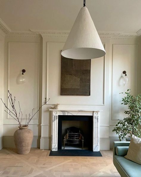 Modern Georgian, Portland Stone, Georgian Architecture, Little Greene Paint, Georgian Homes, World Of Interiors, Home Pictures, Front Room, Benjamin Moore