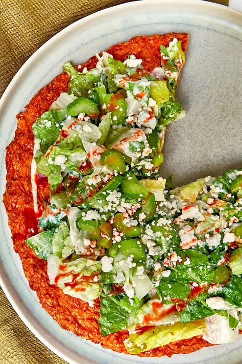 Ceaser Salad Chicken Crust Pizza, Canned Chicken Crust Caesar Salad Pizza, Pizza With Chicken Crust, Pizza And Salad, Caesar Salad Pizza, Chicken Crust, Chicken Crust Pizza, Caesar Chicken, Can Chicken Recipes