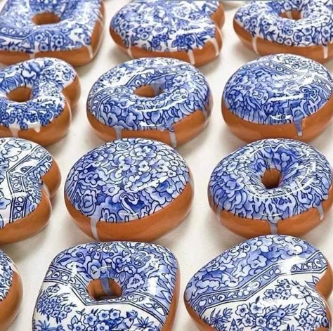 Royal Blue Mexican Wedding, Talavera Party, Talavera Wedding, Pretty Dessert, Blue Bridal, Italy Wedding, Pretty Cakes, Wedding Food, Cute Cakes