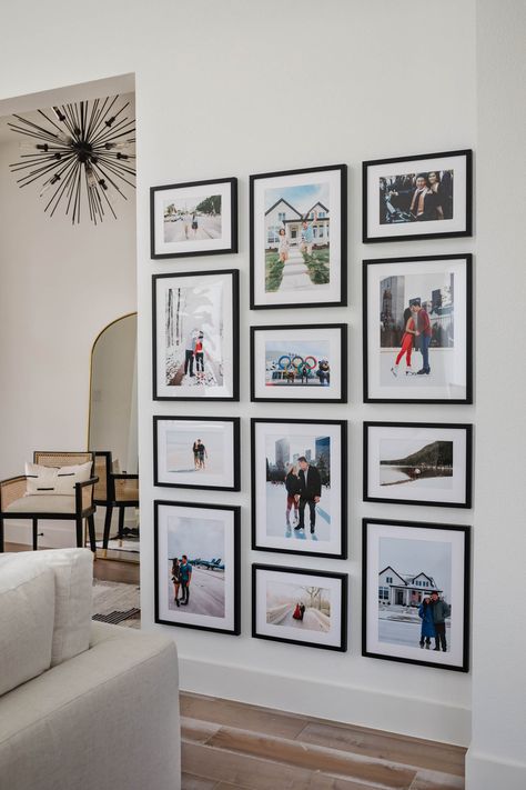 Framebridge Gallery Wall, Gallery Wall Colors, Photowall Ideas, Family Gallery Wall, Art Placement, Gallery Wall Layout, Family Photo Wall, Photo Wall Decor, Photo Wall Gallery