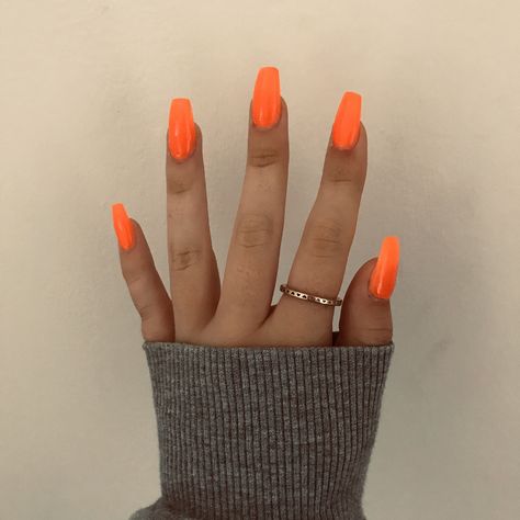 Acrylic nails Orange Coffin Shape Nails, Medium Length Orange Nails, Nail Ideas Acrylic Orange, Coffin Orange Nails, Orange Acrylic Nails Coffin, Orange Nails Matte, Orange Nails Coffin, Summer Design Nails, Coffin Shape Acrylic Nails