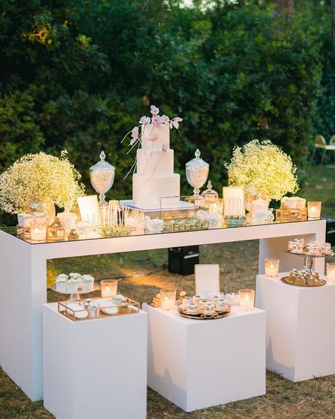 The Ivory Project on Instagram: “A dreamlike candy bar left everyone in awe as they walked in the reception. . . Credits: Wedding Planning & Design: @theivoryprojectevents…” Candy Bar At Wedding Reception, Buffet Decor Wedding, Cake And Dessert Table Wedding, Farmhouse Upgrades, Candy Table Ideas Wedding, Elegant Candy Bar, Gracing Table, Candy Table Wedding, Candy Bar Boda