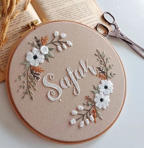 Wedding Embroidery Hoop, Embroidery Hoop Art Diy, Idee Babyshower, Basic Hand Embroidery Stitches, Hand Embroidery Patterns Free, Simple Hand Embroidery Patterns, Desain Quilling, Wedding Embroidery, Diy Embroidery Designs