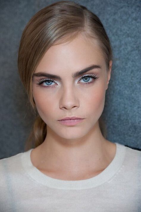 Makeup Cara Delevigne clearly the feminine natural and primed look Smink Inspiration, Beauty Make-up, Bright Eyes, Cara Delevingne, 인물 사진, Beautiful Makeup, Beauty Inspiration, Pretty Face, Makeup Inspiration