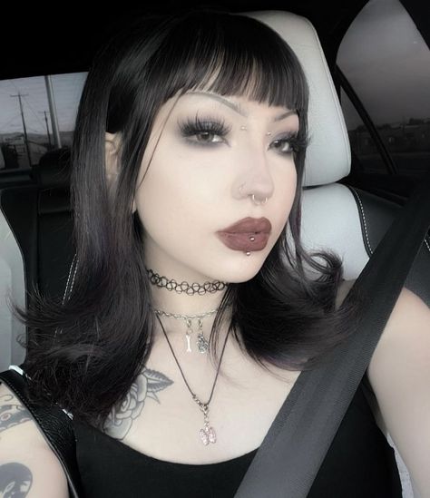 Scene Makeup, Layered Haircuts With Bangs, Alt Makeup, Goth Hair, Swag Makeup, Alternative Makeup, Ethereal Makeup, Goth Beauty, Cute Makeup Looks