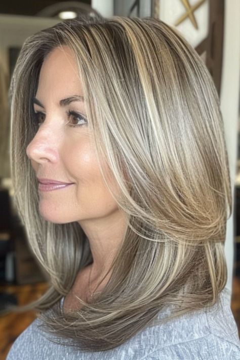 Blended Mocha Hairstyle for Fine-Haired Women Best Haircuts For Fine Hair, Blonde Hair Goals, Hairstyles For Ladies, Hairstyles For Fine Hair, Blonde Hair Transformations, Flattering Hairstyles, Haircuts For Medium Length Hair, Beauty Hair Color, Best Haircuts