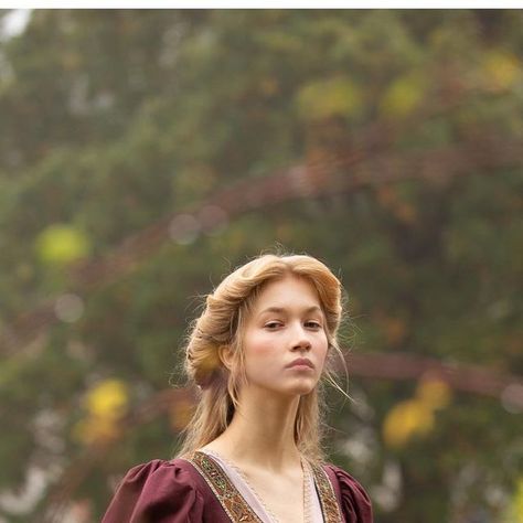 armstreet on Instagram: "A princess in exile, beauty and sadness… #armstreet #armstreetcom #larp #sca #costume #princess #renfair #wardrobe #garb #renaissancedress #halloween" Princess In Exile, Costume Princess, A Princess, Larp, Instagram A, Wardrobe, Halloween, On Instagram, Beauty