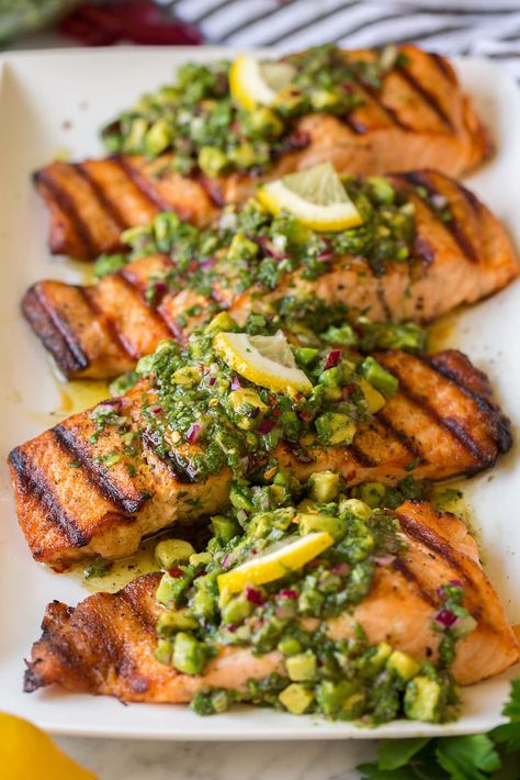 Grilled Salmon with a bright and zesty Avocado Chimichurri makes the the perfect flavor combination. It's easy to prepare and everyone will love it! Avocado Chimichurri, Salmon With Avocado, Chimichurri Sauce Recipe, Bbq Fish, Pesto Salmon, Chimichurri Recipe, Salmon Avocado, Summer Veggies, Keto Brownies