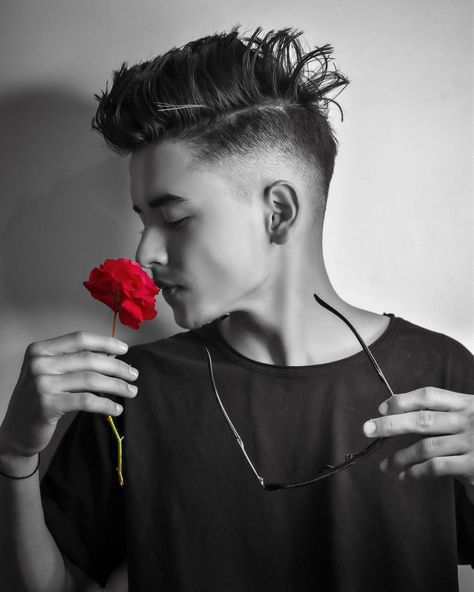 Hardik Bisht, Happy Rose Day, Stylish Pic, Rose Day, Couple Pics For Dp, Drawing People Faces, Portrait Photography Men, Gf Bf, Friend Poses Photography