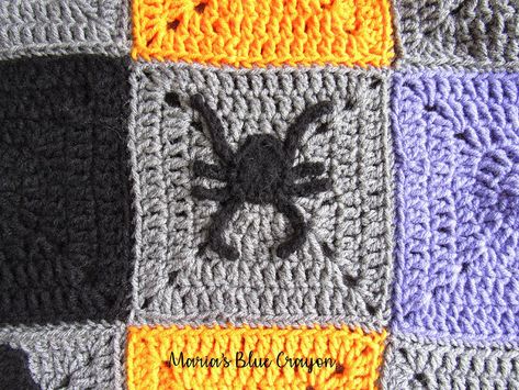 Halloween Spider Applique and Granny Square - Free Crochet Pattern Fall Crochet Afghans, Granny Square Halloween, Halloween Blanket Crochet, Spider Applique, Squares Crochet, Blue Crayon, Granny Square Pattern, Granny Square Crochet Patterns Free, Crochet Halloween