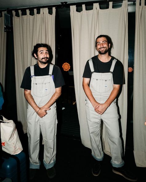 Noah Kahan Halloween Costume, Noah Kahan Concert Outfit Men, Noah Kahan Concert Fit, Noah Kahan Concert Outfits, White Overalls Outfit, Noah Kahan Concert Outfit, Noah Khan, Noah Kahan Concert, Concert Outfit Men