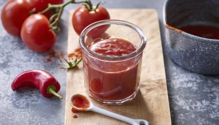 Recipe For Tartar Sauce, Tomato Ketchup Recipe, Homemade Ketchup Recipes, Smoked Tomatoes, Ketchup Recipe, Delicious Dips Recipes, Fresh Tomato Recipes, Homemade Ketchup, Bbc Food