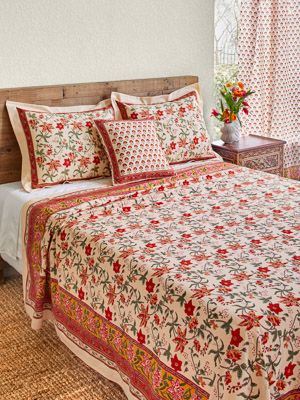 Country Bedspreads, Indian Bedding, Quilt Bedspread, Bohemian Bedding, Indian Quilt, Red Hibiscus, Cotton Bedspread, Tropical Colors, Quilted Bedspreads