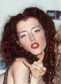 Melissa Auf der Maur 🎸 Melissa Auf Der Maur 90s, Kami Core, Melissa Auf Der Maur, Liz Vicious, Courtney Love Hole, Courtney Love, 90s Looks, Women In Music, Women Names