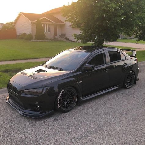 Black Mitsubishi Lancer, Mitsubishi Evo 10 Modified, Mitsubishi Lancer Sportback, Evo3 Mitsubishi Lancer, Evo Lancer Mitsubishi, Mitsubishi Cars, Dream Cars Bmw, Evo X, Cool Car Accessories