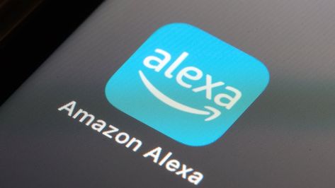 How to Set Up and Use Alexa on Your iPhone | Lifehacker Echo Speaker, Phone Info, Alexa App, Alexa Echo, Voice Assistant, Hue Philips, How To Set Up, Amazon Alexa, The Amazon