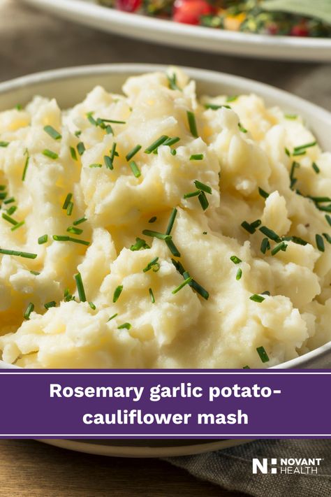 Mixing potatoes with cauliflower brings creamy comfort with fewer calories. Keeping the potato peel on adds extra fiber, making this side dish both delicious and nutritious. Perfect for a healthy twist on a classic! 🥦 Low Calorie Side Dishes Healthy, Sheet Meals, Rosemary Garlic Potatoes, Low Calorie Sides, Low Carb Thanksgiving Recipes, Keto Vegetables, Cauliflower Mashed Potatoes, Thanksgiving 2024, Thanksgiving Recipe