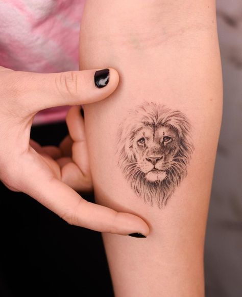 Tiny Lion Tattoo, Fierce Animal Tattoos, Fierce Lion Tattoo, Small Lion Tattoo For Women, Leo Lion Tattoos, Tattoo Leo, Animal Tattoo Designs, Lioness Tattoo Design, Miniature Tattoos