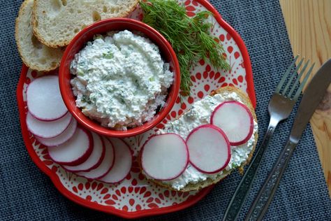 Polish Farmer’s Cheese Breakfast {Twarożek Śniadaniowy} – Polish Your Kitchen Polish Breakfast, Turkey Lunch, Turkey Lunch Meat, Sourdough Rye Bread, Sweet Pancakes, Farmer’s Cheese, Cheese Breakfast, Farmers Cheese, Polish Food