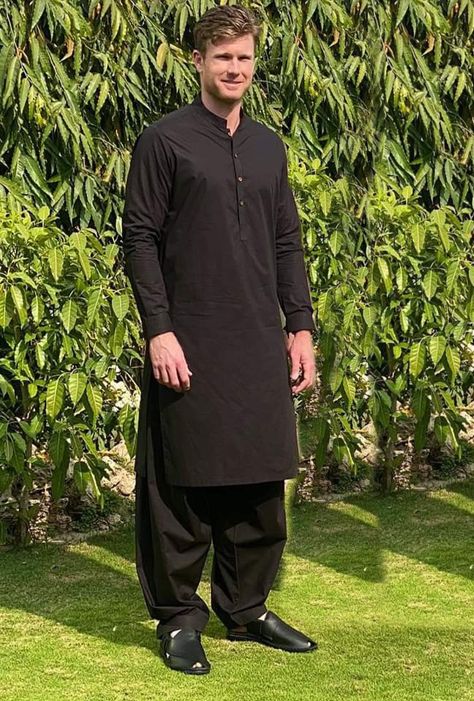 Kurta Pajama Punjabi, Pathani For Men, Pajama Men, Men Dressing, Feroze Khan, Boys Kurta Design, Illustration Reference, Black Outfit Men, Kurta Pajama Men