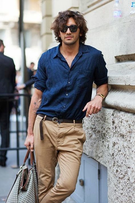 Tech Bro, European Mens Fashion, Outfits Quotes, The Sartorialist, Brown Chinos, Male Clothes, Navy Blue Shirts, Italian Men, Sharp Dressed Man