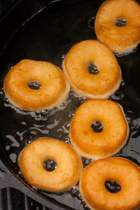 These Are the Easiest Doughnuts You'll Ever Make | Kitchn Donut Recipe Without Yeast, Donut Recipe No Yeast, Beignets Cuits, Homemade Doughnut Recipe, Doughnut Recipe Easy, Cake Donuts Recipe, Easy Donut Recipe, Yeast Donuts, Easy Donuts