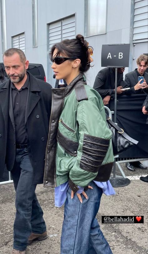 Dunk Street Style, Bella Hadid Fall, Bella Hadid Fashion, Hadid Fashion, Chic Fits, Bella Hadid Street Style, Balenciaga Spring, Bella Hadid Outfits, Bella Hadid Style