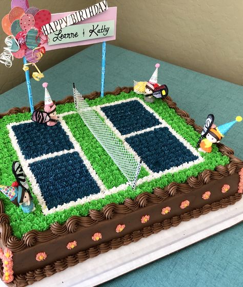 Pickleball cake ....women pickleball players with paddles on pickleball court Pickleball Desserts, Pickleball Themed Food, Pickleball Birthday Cake, Pickle Ball Cake Ideas, Pickleball Cupcakes, Pickleball Cake Ideas, Pickleball Themed Cakes, Pickleball Cake, Pickle Ball Party Ideas