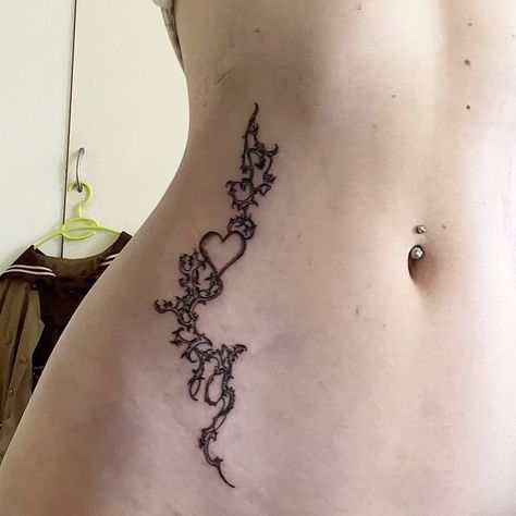 Cute Body Tattoos For Women, Whimsical Neck Tattoo, Omni Tattoo, Y2k Stomach Tattoos, Lace Collar Bone Tattoo, Croquette Tattoo Ideas, Tattoos To Put Over Scars, Aesthetic Grunge Pfps, Back Corset Tattoos For Women