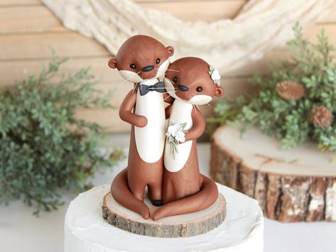 Otter Wedding, Otter Couple, Woodland Wedding Cake, Elegant Cake Topper, Birch Tree Wedding, White Flower Bouquet, Fox Wedding, Love Cake Topper, Bear Wedding