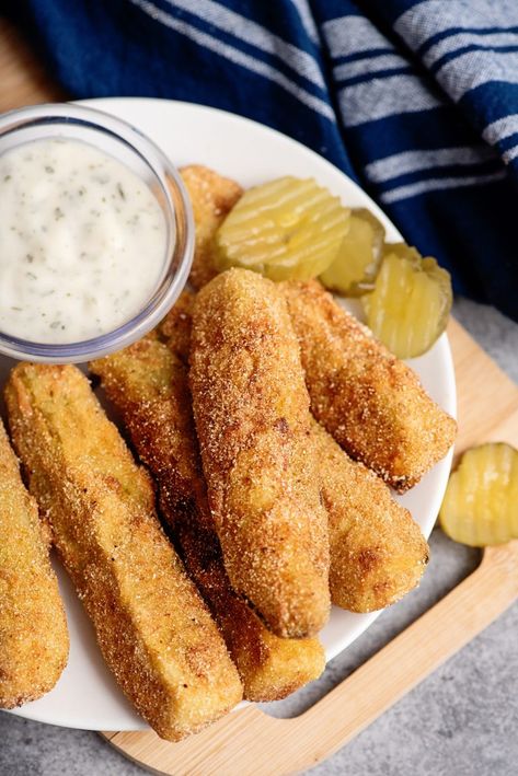 Fried Pickles Recipe Spears, Fried Pickles With Cheese, Best Fried Pickles Recipe, Pickles With Cheese, Fried Pickles Air Fryer, Fried Dill Pickles Recipe, Deep Fried Dill Pickles, Chocolate Fried Pies, Keto Fried Pickles