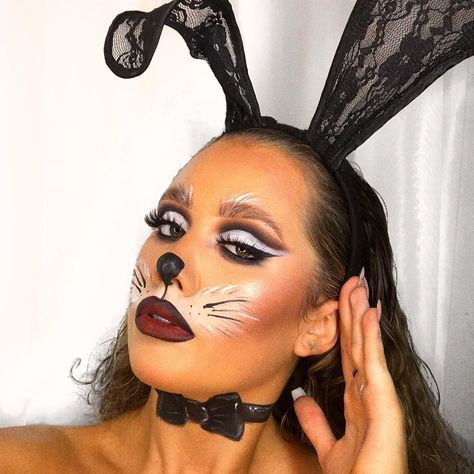 HOLLY•ROCHE on Instagram: “Day 21🖤 - - meant to be a glam bunny 🐰 but it looks abit like a cat lol anywayyy...i just want to say thank you to you all for 5k followers…” Evil Bunny Makeup, Urban Decay Perversion Eyeliner, Bunny Halloween Makeup, Halloween Makeup Ideas For Women, Halloween Makeup Artist, Stylish Halloween Costumes, White Eye Makeup, Eyeliner Flick, Bunny Makeup