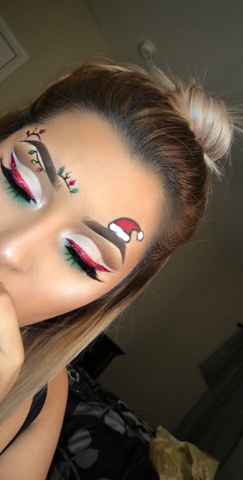 40 Festive Eye Makeup Ideas - Brighter Craft Festival Eye Makeup, Seasonal Makeup, Holiday Party Makeup, Festival Make Up, Christmas Eye Makeup, Dag Make Up, Drag Make-up, Day Makeup Looks, Holiday Makeup Looks