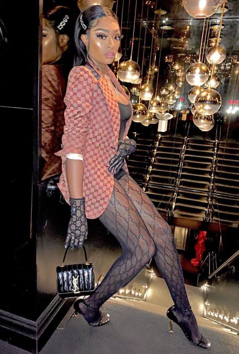 Gucci gloves and stockings Bling Tights Outfit, Gucci Fishnet Tights Outfit, Gucci Tights Outfit Black Women, Gucci Socks Outfit Black Women, Gucci Leggings Outfit, Gucci Pantyhose Outfits, Gucci Stockings Outfit, Gucci Tights Outfit Ideas, Gucci Tights Outfit