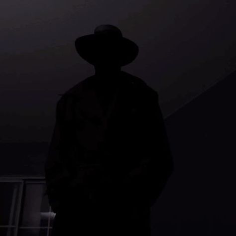 Creepy Man Aesthetic, Shadow Man Aesthetic, Pfp Creepy, Noir Horror Aesthetic, Hat Man Shadow, Shadow Scary, Shadow People Scary, Scary Shadow, The Hat Man