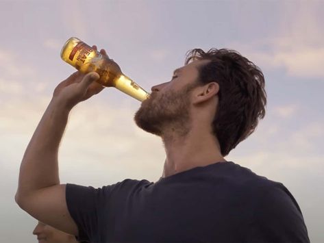 10 Most Popular Beers in Australia Revealed | Man of Many Australian Beer, Man Drinking, Beer Top, Macquarie University, Popular Beers, Micro Brewery, Cool Gear, Flavored Water, Best Beer