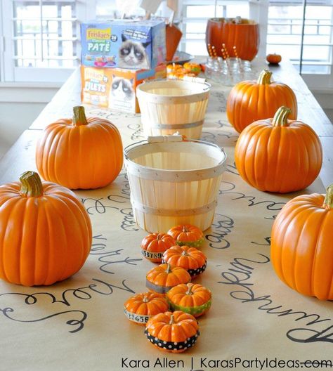 Throw a Halloween pumpkin carving party this year with this great idea from @karaspartyideas Pumpkin Carving Parties, Pumpkin Carving Party Adults, Pumpkin Carving Party Decorations, Adult Pumpkin Carving Party, Paint A Pumpkin Party, Pumpkin Painting Party Adults, Pumpkin Carving Station, Carving Party Ideas, Pumpkin Carving Party Ideas