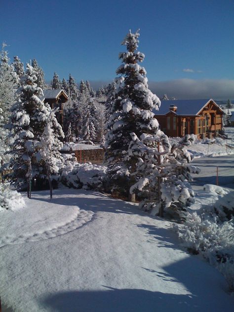 Beautiful day in Mammoth Lakes Mammoth Mountain Skiing, Mammoth Lakes California Winter, Mammoth Aesthetic, Mammoth California, Mammoth Lakes California, California Christmas, California Winter, Vision 2024, Mammoth Mountain