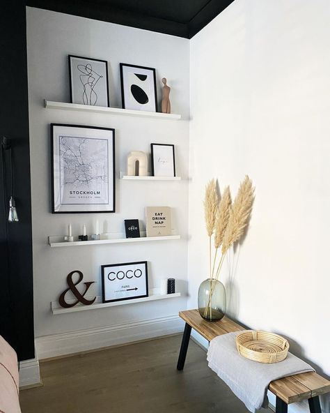 Office Picture Ledge, Wall Art With Shelves, Shelf In Living Room Wall, No Frame Picture Display, Ledge Shelf Decorating Ideas, Room Decor Shelf Ideas, Minimal Shelf Decor, Pictures On Wall Ideas, Decor Shelf Ideas