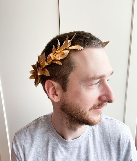 Gold laurel wreath