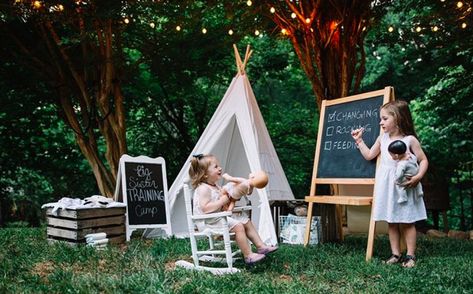 The Best Creative Ways to Announce Your Pregnancy in the Summertime Third Baby Announcements, Summer Pregnancy Announcement, Sister Announcement, Pregnancy Ideas, Big Sister Announcement, Pregnancy Announcement Ideas, Christmas Pregnancy Announcement, In The Summertime, Announcement Ideas