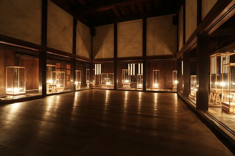 Japanese Throne Room, Japanese Mansion Anime, Japanese Throne Room Fantasy Art, Himeji Castle Interior, Feudal Japan Aesthetic, Nijo Castle, Sound Of Thunder, Story Structure, Japanese Restaurant