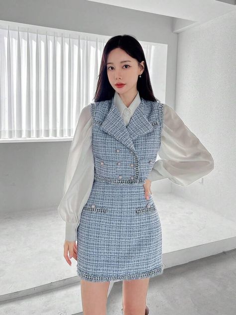 Blue Elegant Outfit, Chanel Set Outfit, Tweed Two Piece Outfit, Korean Elegant Outfit, Tweed Set Outfit, Tweed Outfits, Tweed Jacket And Skirt, Blue And White Outfits, Vip Dress