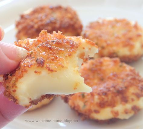 Fried Cheese Rounds, Babybel Cheese Recipes, Fried Cheese, No Cook Appetizers, Cheese Snacks, Cheese Sticks, Cheese Fries, Finger Food Appetizers, Football Food