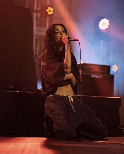 Female Rockstar Aesthetic, Supermodel Body, Indie Singers, University Of San Diego, Margaret Elizabeth, Rockstar Aesthetic, Maggie Lindemann, Concert Aesthetic, Rock Concert