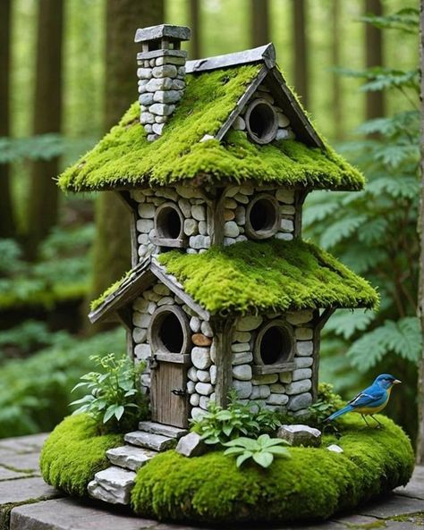 Fancy Birdhouses, Cool Bird Houses, Diy Fairy Door, Backyard Birds Sanctuary, Homemade Bird Houses, Birdhouse Craft, Fairy Tree Houses, Bird Houses Ideas Diy, Fairy House Crafts