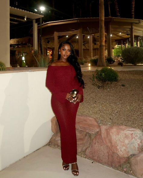 Dress Idea For Birthday Women, Boujee Dress Outfits, Style Burgundy Dress, 19 Birthday Dress Ideas, Classy Dress Outfits Black Women, Burgundy Birthday Dress, Womens Dinner Outfits, Classy Birthday Outfits Black Women, Classy Bday Outfits