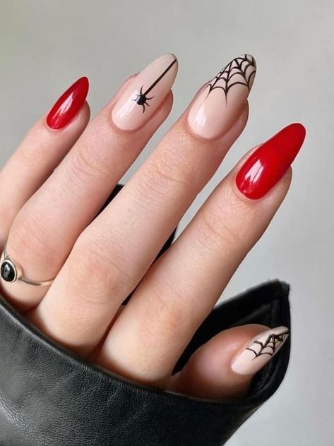 red and nude nails with spider webs Ongles Gel Halloween, Black Halloween Nails, Holloween Nails, Halloween Nails Easy, Halloween Acrylic Nails, Cute Halloween Nails, October Nails, Halloween Nail, Cat Kuku