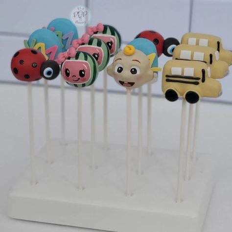 It's not a cakepop, It's a POP Thang ! on Instagram: "Happy Birthday 🎵 🎶 🎵 • • • #cakepops #cocomelontreats #cocomeloncakepops #cocomelon #bakinglove #yum #desserts #birthdaytreats  #treatmaker #partyplanner #eventdesign #luxurytreats #confections #lvfoodie #lasvegas #chocolatedipped #bdayfavors #elegantsweets #eventdecor #popthang #igcakepops #pastrychef #foodstagram #homebaking #cakeart #bakinglove #patisserie #foodlover #sweettooth #grams #handmade" Coco Melon Cake Pops, Cocomelon Cakepops, Cocomelon Cake Pops, Cocomelon Theme, Cocomelon Cake, Melon Cake, Coco Melon, Cocomelon Birthday, 1st Birthday Party Decorations